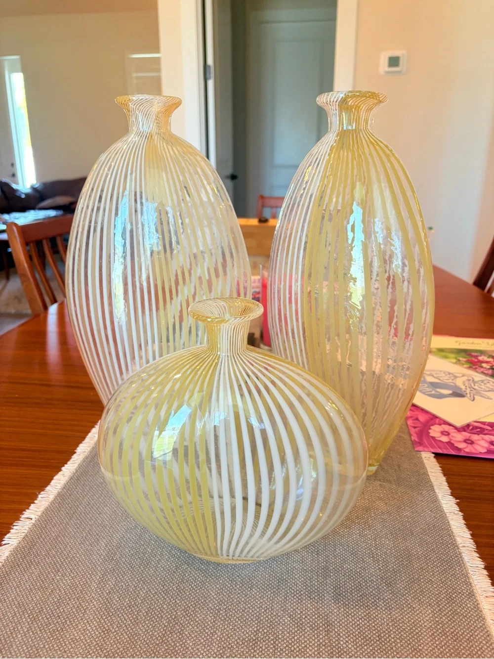 Z Gallerie MCM Murano Style 3 Striped Glass Vases White & Beige 8